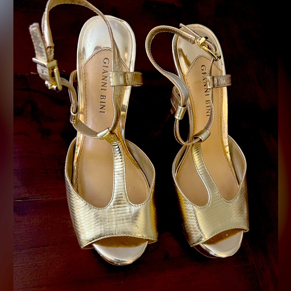 Gianni Bini Gold T-strap Heels